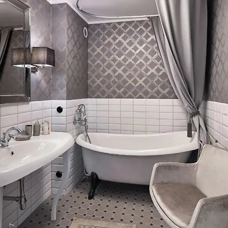 Fleur De Lys Apartment