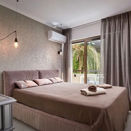 Fleur De Lys Apartment
