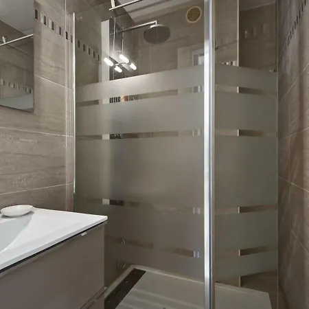 Fleur De Lys Apartment *